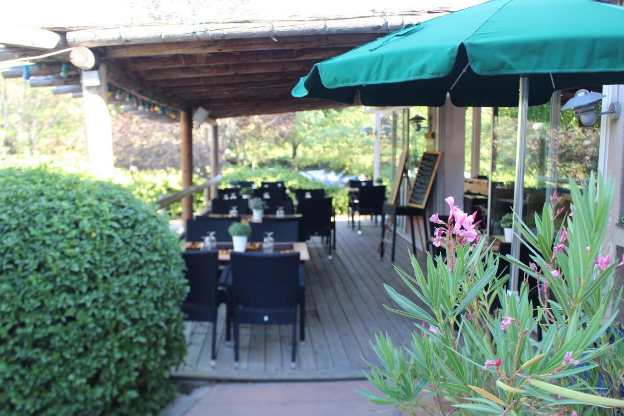 Camping Forcalquier Les Routes De Provence Hotel Exterior foto